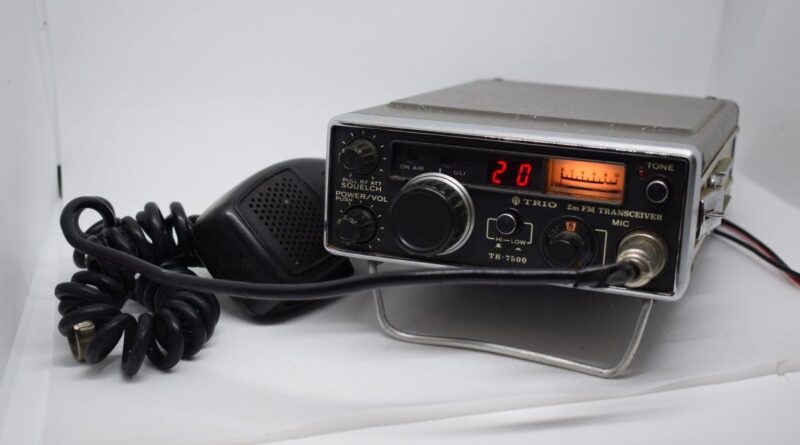 TR7500 Trio 2m FM radio